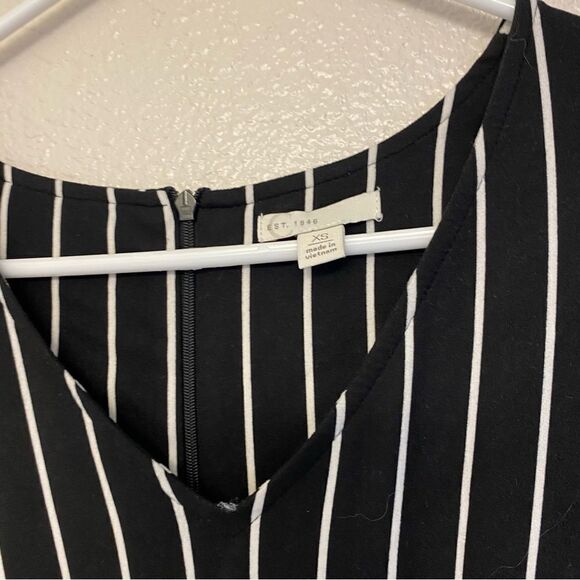 Est 1946 Black & White Striped Jumpsuit unitard cold shoulder long sleeve-xs - Picture 7 of 15